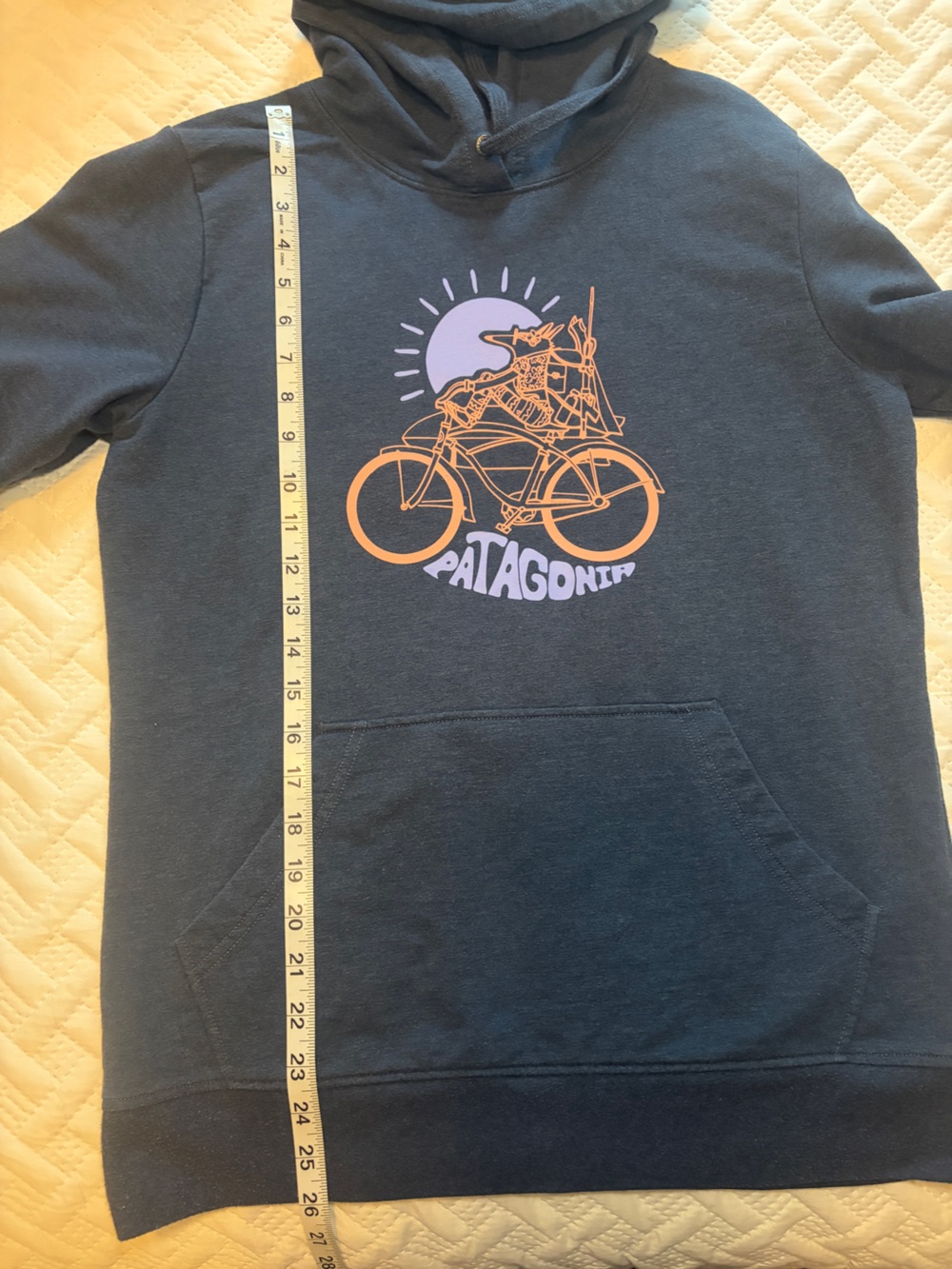 Patagonia | Women’s Fishfox Ahnya Navy Hoodie with Pink Bike - Picture 8 of 8
